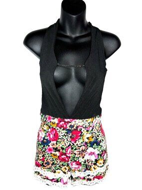 Romper Black and Floral MeiNa Fashion Size Medium